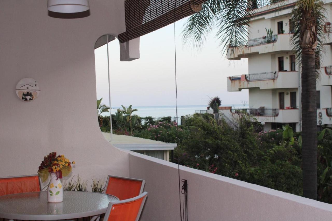 Pati'S House Apartment Giardini Naxos Luaran gambar